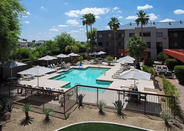 Courtyard North 3*