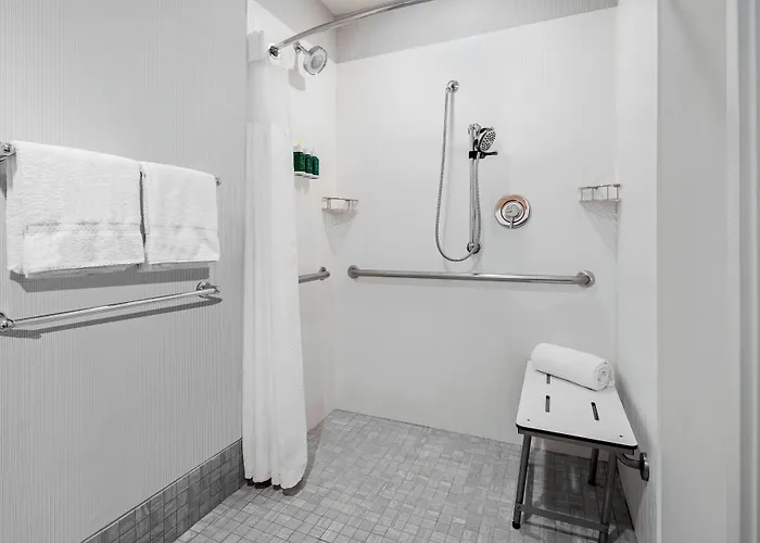 Courtyard North 3*